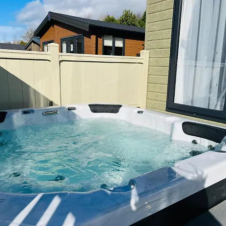 Bridgewater With Hot Tub * York