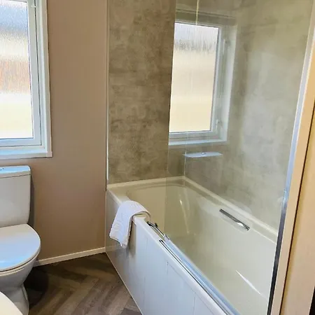 Bridgewater With Hot Tub Holiday home *