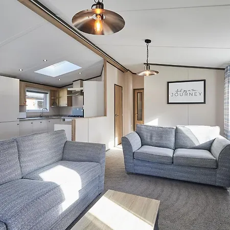 Bridgewater With Hot Tub Holiday home