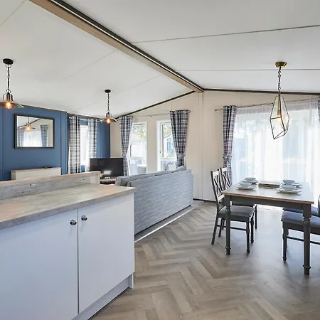 Bridgewater With Hot Tub *