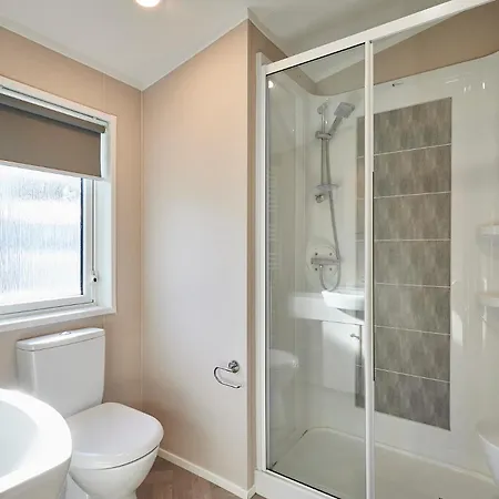 Bridgewater With Hot Tub